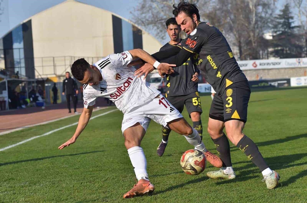 TFF 3. LİG'İNDE SULTAN SU İNEGÖLSPOR SAHASINDA ANKARAGÜCÜ'NE 2-1 MAĞLUP OLDU.