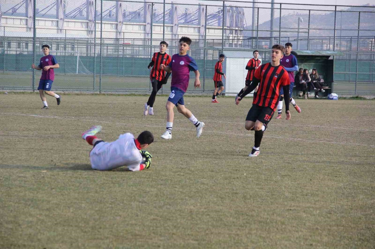 TFF U14, U15 GELİŞİM LİGİNDE AFYONKARAHİSAR ANADOLU GÜCÜ SPOR İLE DENİZLİ İDMANYURDU TAKIMLARI...