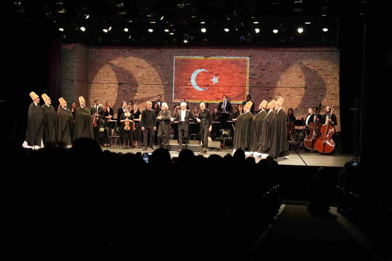 THY TARAFINDAN NEW YORK'TA DÜZENLENEN ŞEB-İ ARUS PROGRAMINDA ÜNLÜ ORKESTRA ŞEFİ GÜRER AYKAL...
