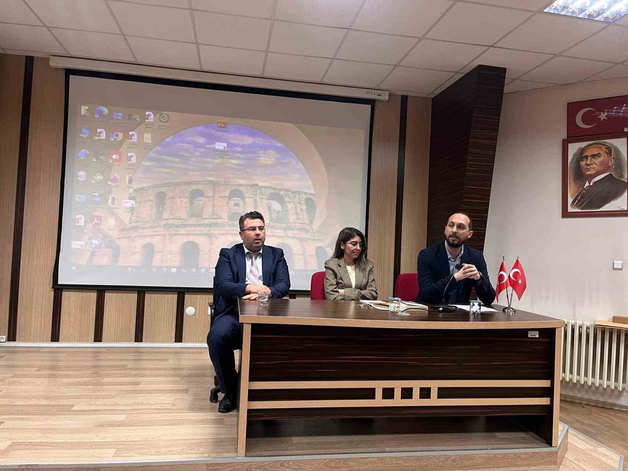 TOKAT GAZİOSMANPAŞA ÜNİVERSİTESİ FEN-EDEBİYAT FAKÜLTESİ'NDE DÜZENLENEN "ÂKİF'İ ANLAMAK"...