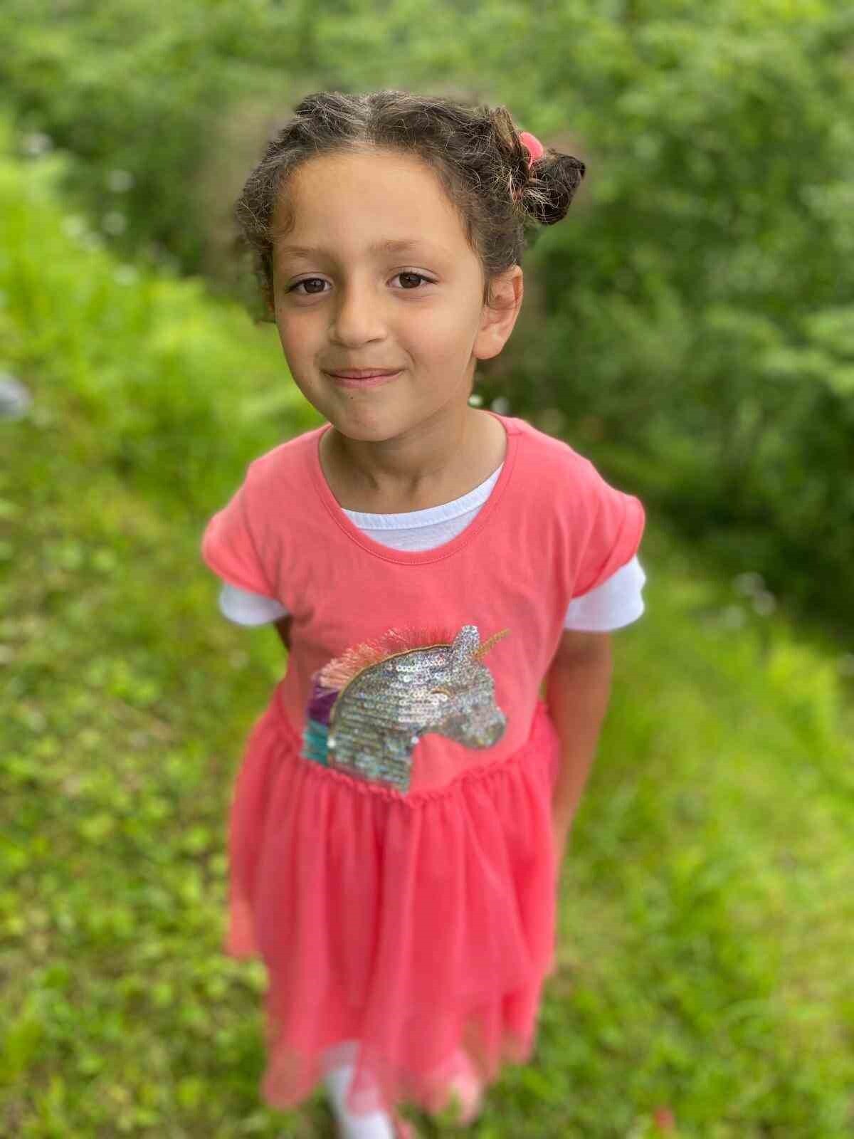 TRABZON'UN ARAKLI İLÇESİNDE GEÇTİĞİMİZ CUMA GÜNÜ KALDIRIMDA YÜRÜRKEN BABAANNESİ VE KUZENİ İLE...