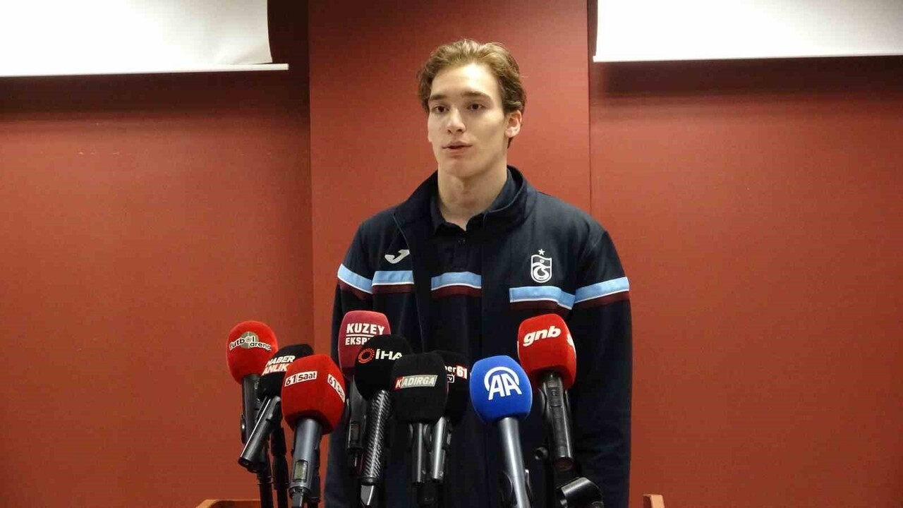 TRABZONSPOR’UN GENÇ KALECİSİ ONURALP ÇEVİKKAN, GALİBİYET İÇİN MUTLU OLDUĞUNU BELİRTEREK, "BU TARZ...