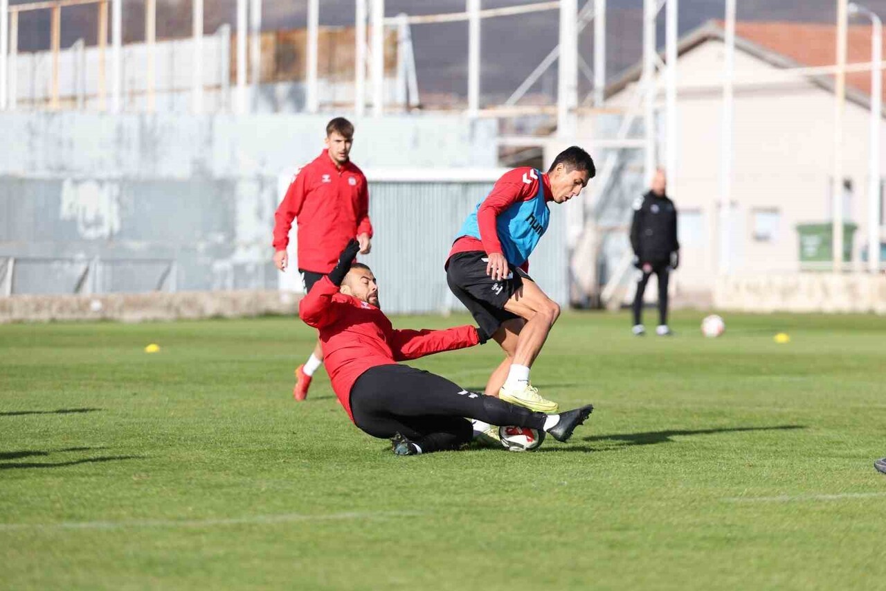 TRENDYOL 1. LİG'İN 18. HAFTA MAÇINDA DEPLASMANDA IĞDIR FK İLE KARŞILAŞACAK OLAN ÖZBELSAN...