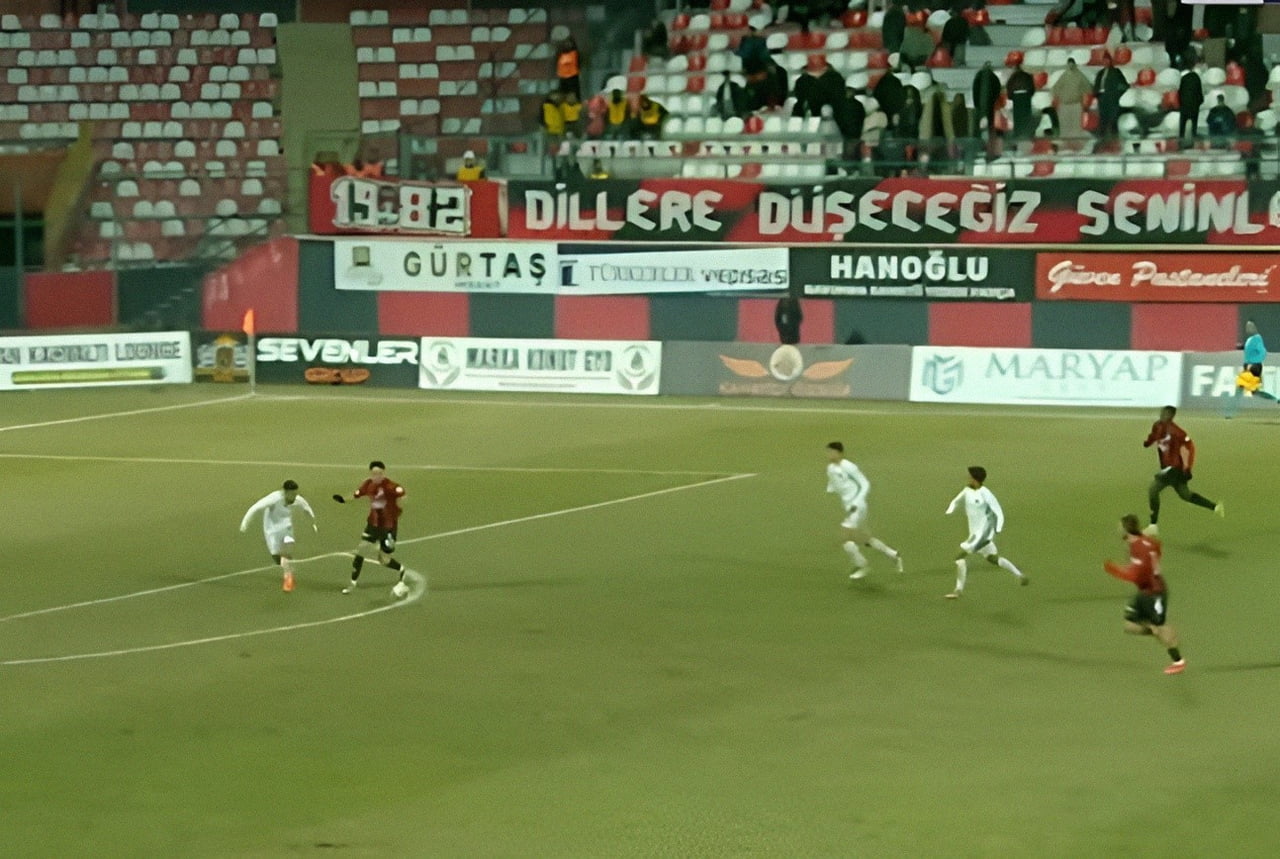 TRENDYOL 1. LİG'İN 19. HAFTASINDA VANSPOR FK, KONUK ETTİĞİ ATAKAŞ HATAYSPOR'U 4-0 MAĞLUP...