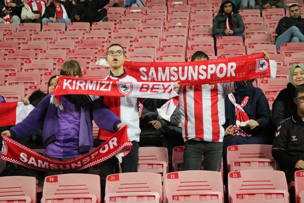 TRENDYOL SÜPER LİG'İN 14. HAFTASINDA SAMSUNSPOR, SAHASINDA ALANYASPOR İLE KARŞILAŞIYOR....
