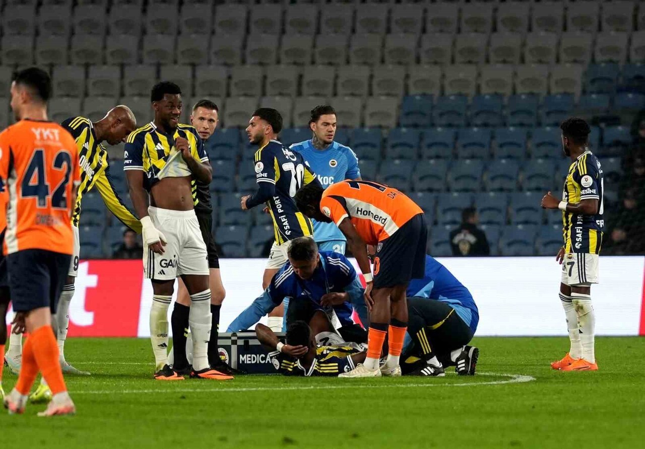 TRENDYOL SÜPER LİG'İN 15. HAFTASINDA RAMS BAŞAKŞEHİR, SAHASINDA FENERBAHÇE İLE KARŞILAŞIYOR....