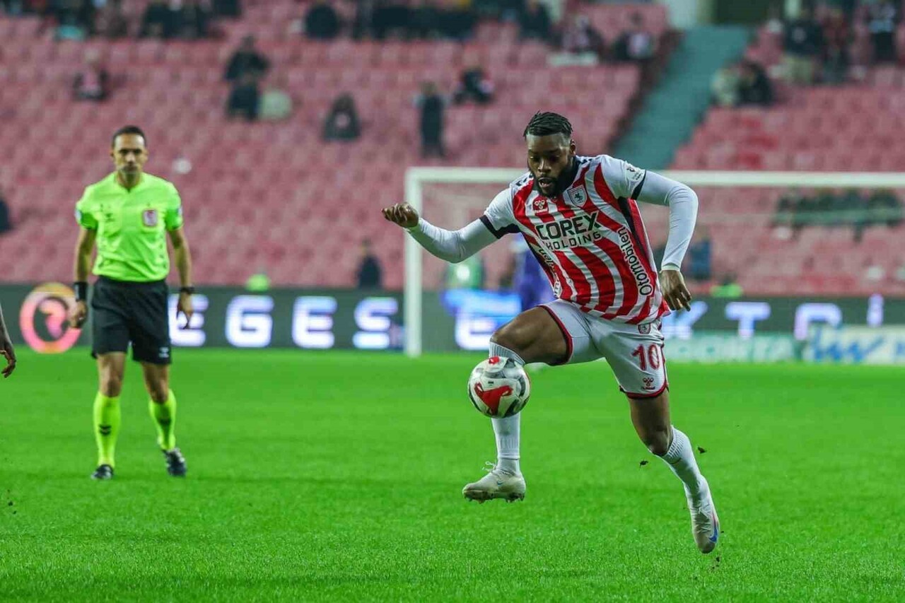 TRENDYOL SÜPER LİG'İN 16. HAFTASINDA SAMSUNSPOR, SAHASINDA RAMS BAŞAKŞEHİR İLE KARŞILAŞIYOR....