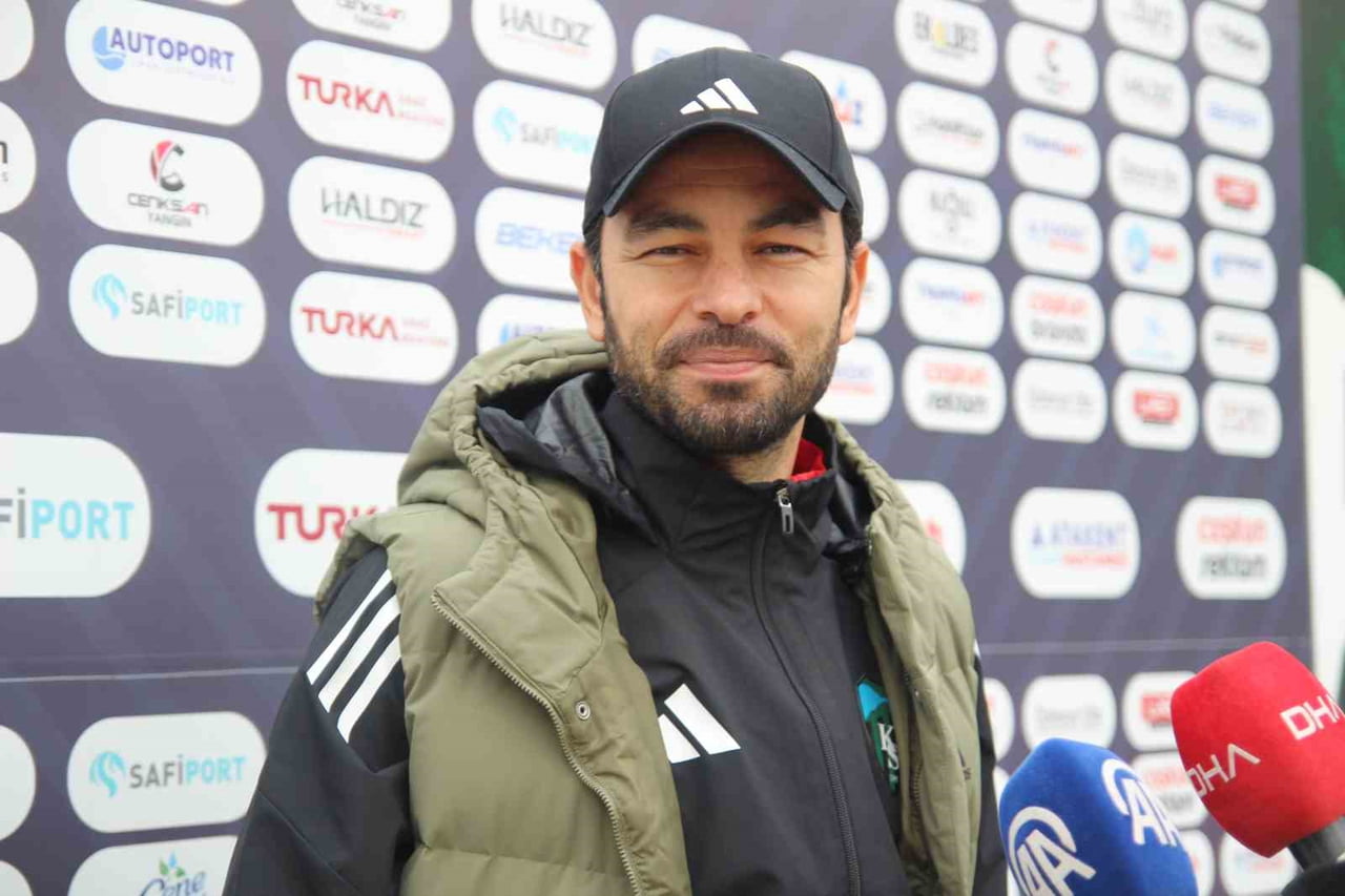 TRENDYOL SÜPER LİG’DE SEZONUN İLK YARISINI GALİBİYETLE TAMAMLAYAN KOCAELİSPOR’DA İBRE SALI GÜNÜ...