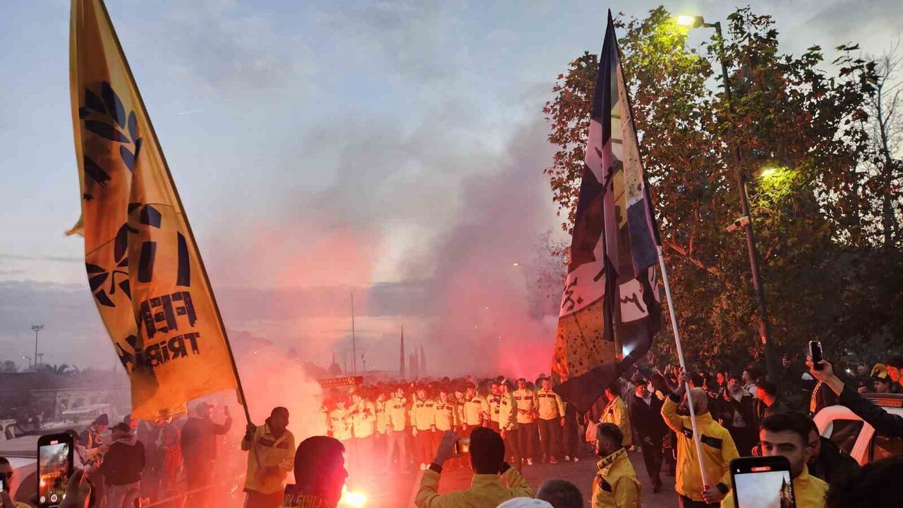 TRENDYOL SÜPER LİG’İN 14. HAFTASINDA GALATASARAY’I KONUK EDECEK OLAN FENERBAHÇE’DE SARI-LACİVERTLİ...