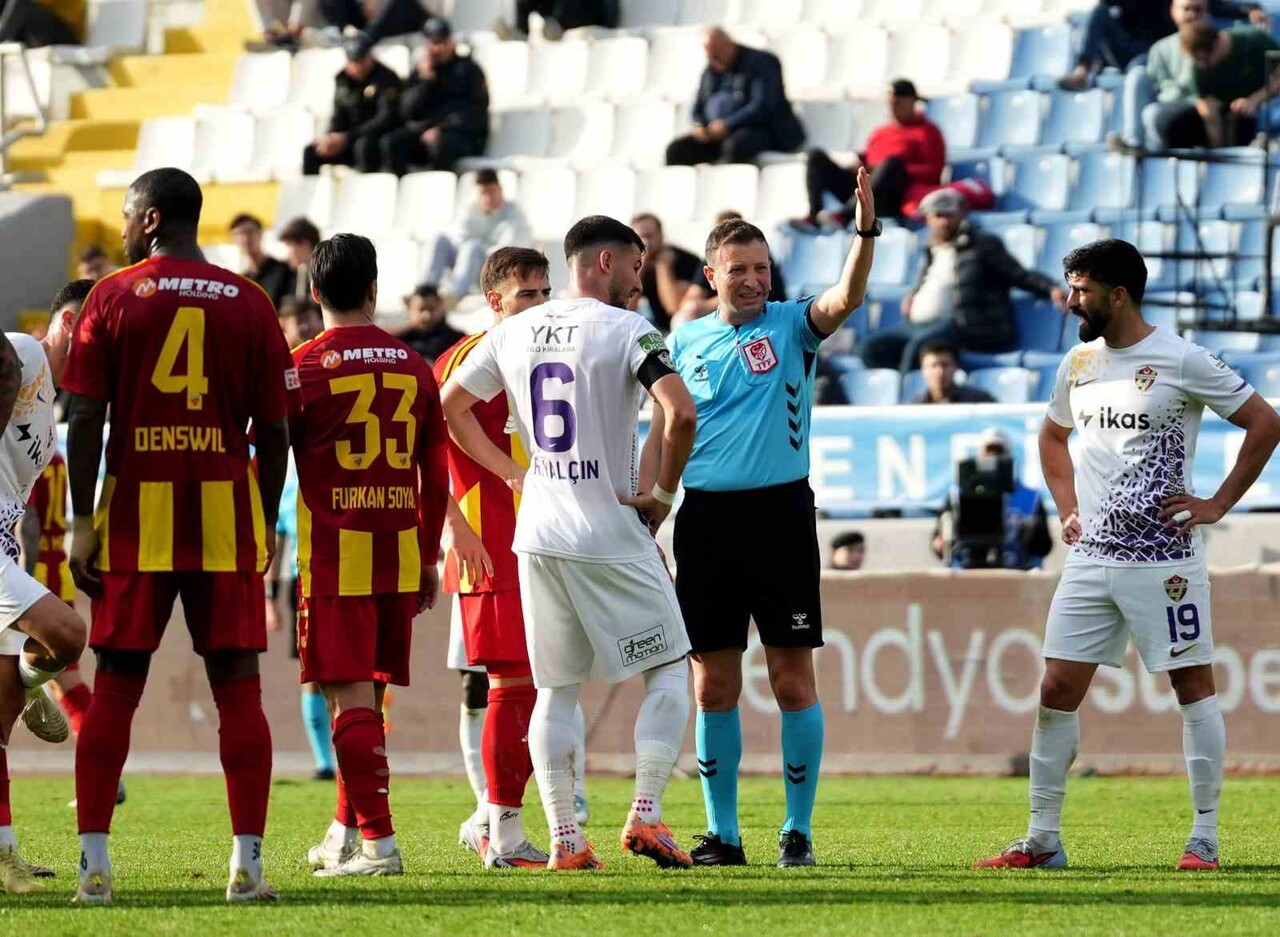 TRENDYOL SÜPER LİG’İN 15. HAFTASINDA EYÜPSPOR, KAYSERİSPOR'U KONUK EDİYOR. MÜCADELENİN İLK YARISI...