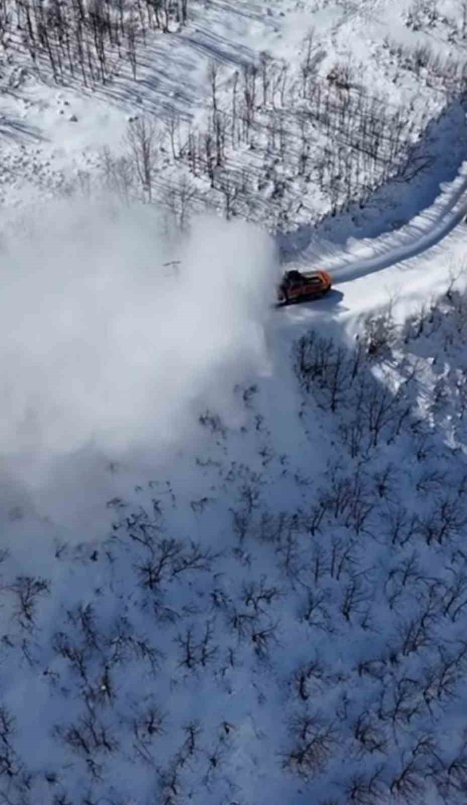 TUNCELİ GENELİNDE ETKİLİ OLAN YOĞUN KAR YAĞIŞI NEDENİYLE 7 İLÇEDE TOPLAM 97 KÖY YOLU ULAŞIMA...