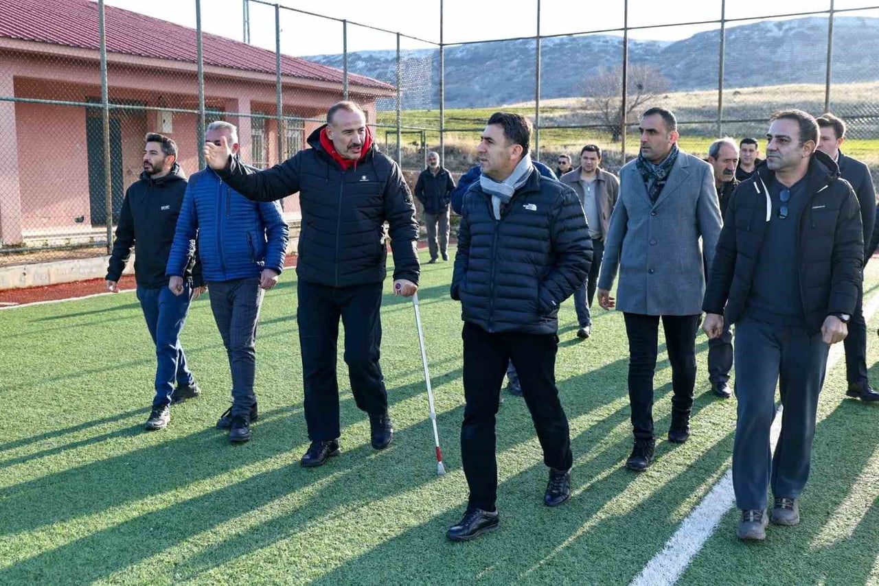 TUNCELİ VALİSİ ŞEFİK AYGÖL, BURMAGEÇİT KÖYÜ’NDE BULUNAN SPOR TESİSLERİNDE YAPTIĞI İNCELEMELER...
