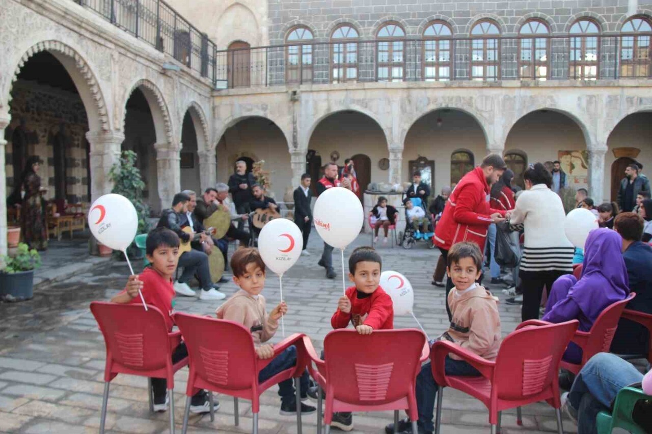 TÜRK KIZILAY'INDAN CİZRE'DE ENGELLİLERE ANLAMLI ETKİNLİK