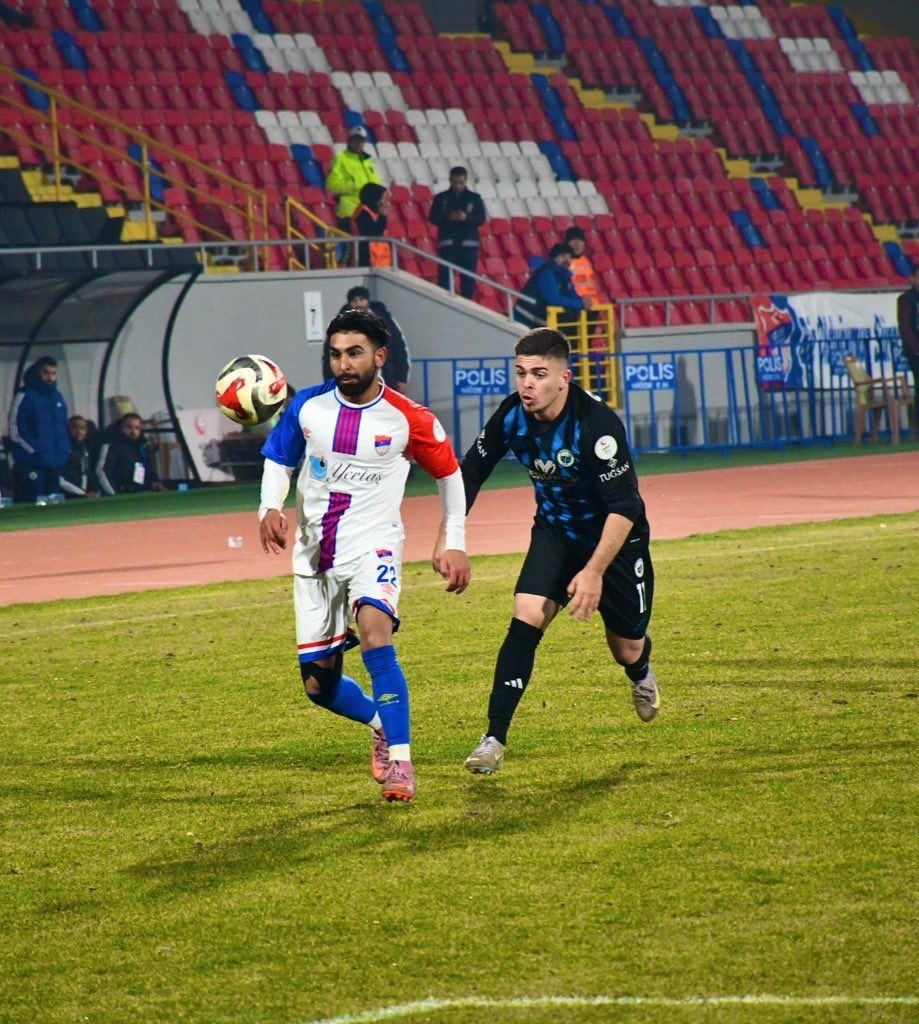 TÜRKİYE 3. LİG 2. GRUP MAÇINDA NİĞDE BELEDİYESPOR İLE ERCİYES 38 FK KARŞILAŞTI.