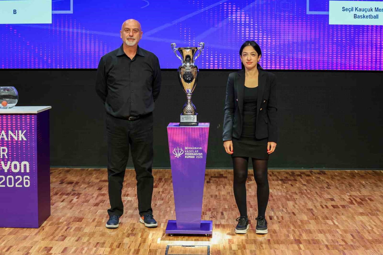 TÜRKİYE BASKETBOL FEDERASYONU (TBF) YÖNETİCİLERİ VE HALKBANK KADINLAR FEDERASYON KUPASI’NDA...