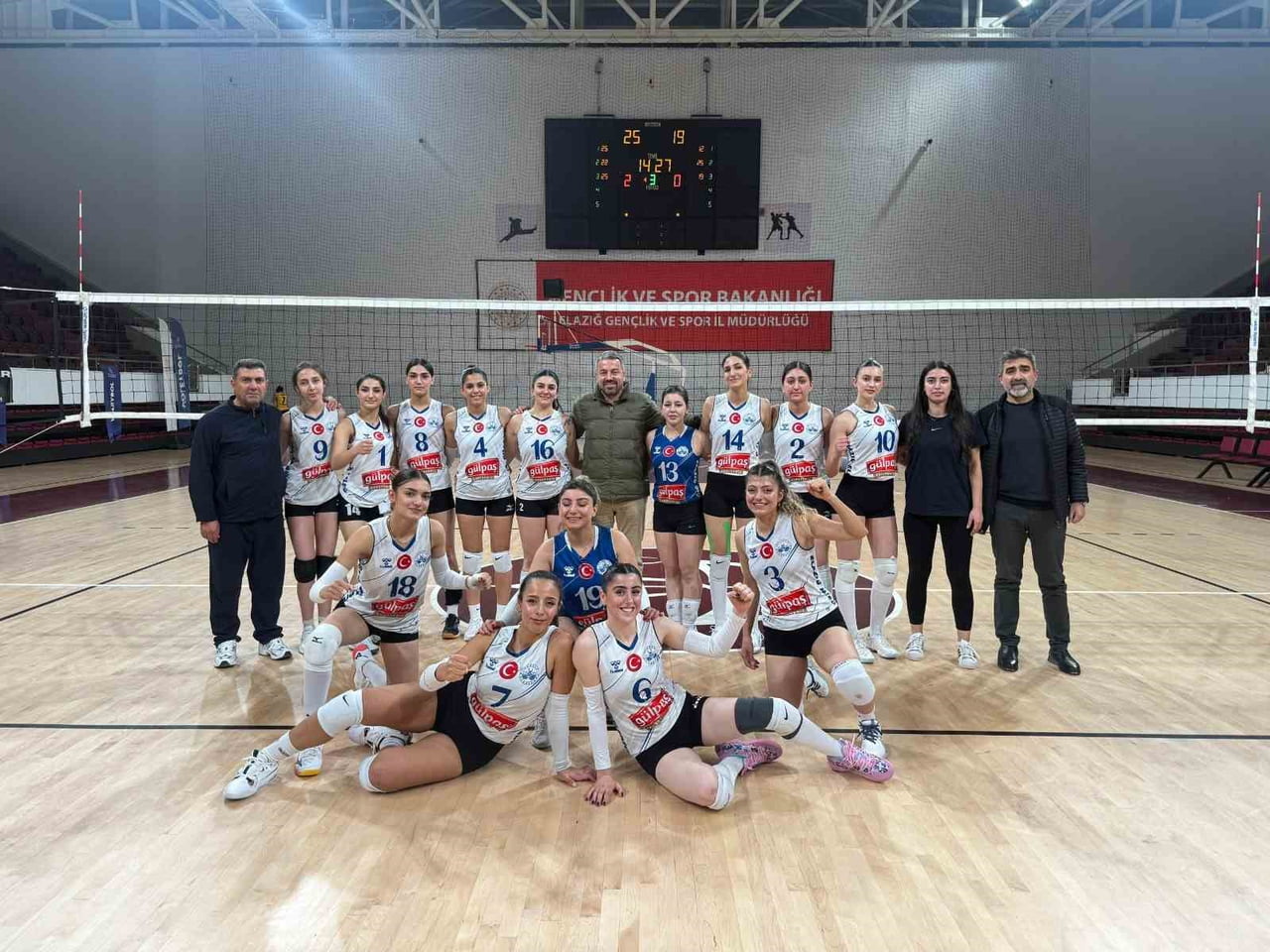 TÜRKİYE KADINLAR VOLEYBOL 2. LİGİ’NDE MÜCADELE EDEN ELAZIĞ BELEDİYESPOR KADIN VOLEYBOL TAKIMI...
