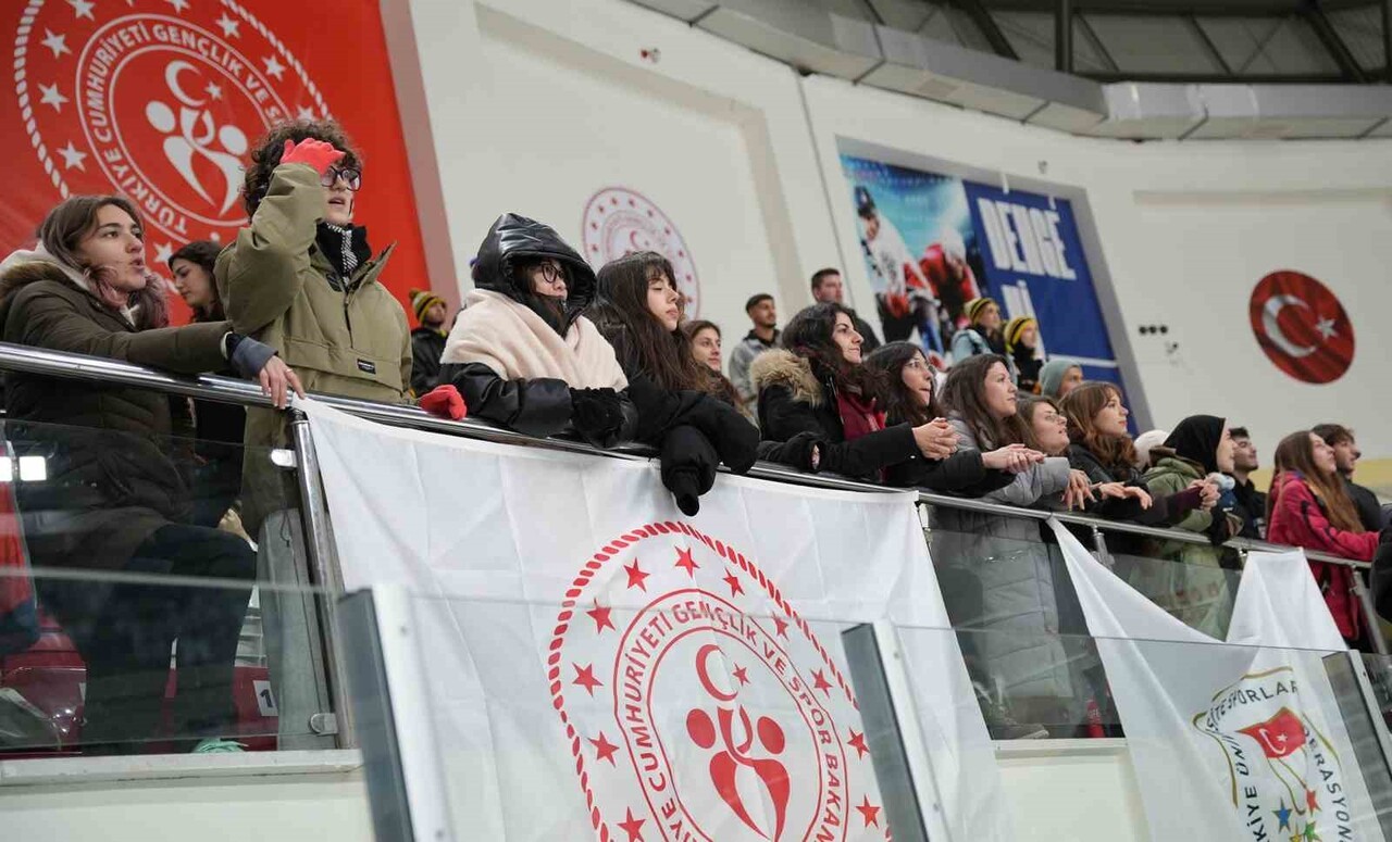 TÜRKİYE ÜNİVERSİTE SPORLARI FEDERASYONU (TÜSF) TARAFINDAN ERZURUM’DA DÜZENLENEN CURLİNG VE BUZ...