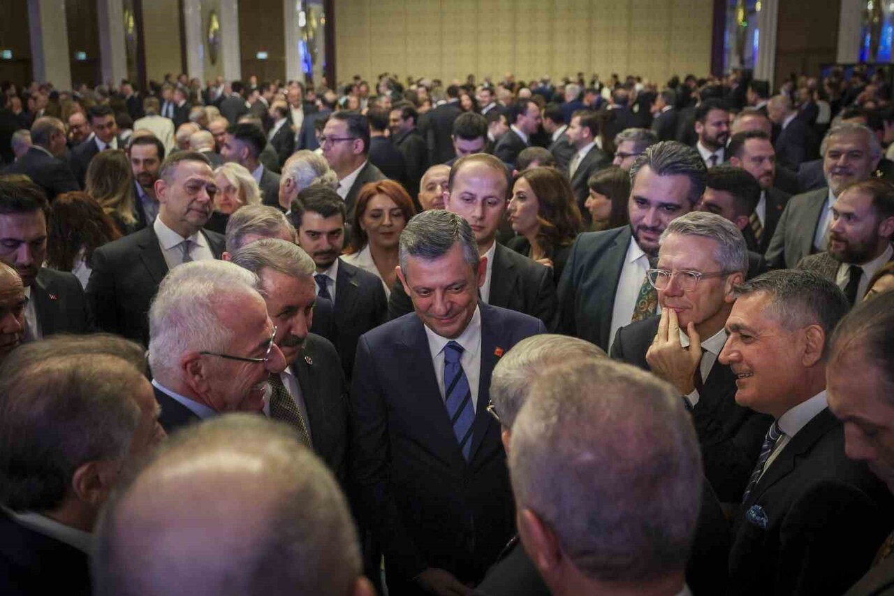 TÜSİAD TARAFINDAN ANKARA'DA BİR OTELDE DÜZENLENEN KOKTEYLE, SİYASİ PARTİ GENEL BAŞKANLARI...