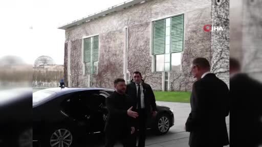 Ukrayna Devlet Başkanı Vladimir Zelenskiy ve ABD Başkanı Donald Trump'ın Orta Doğu Özel Temsilcisi...