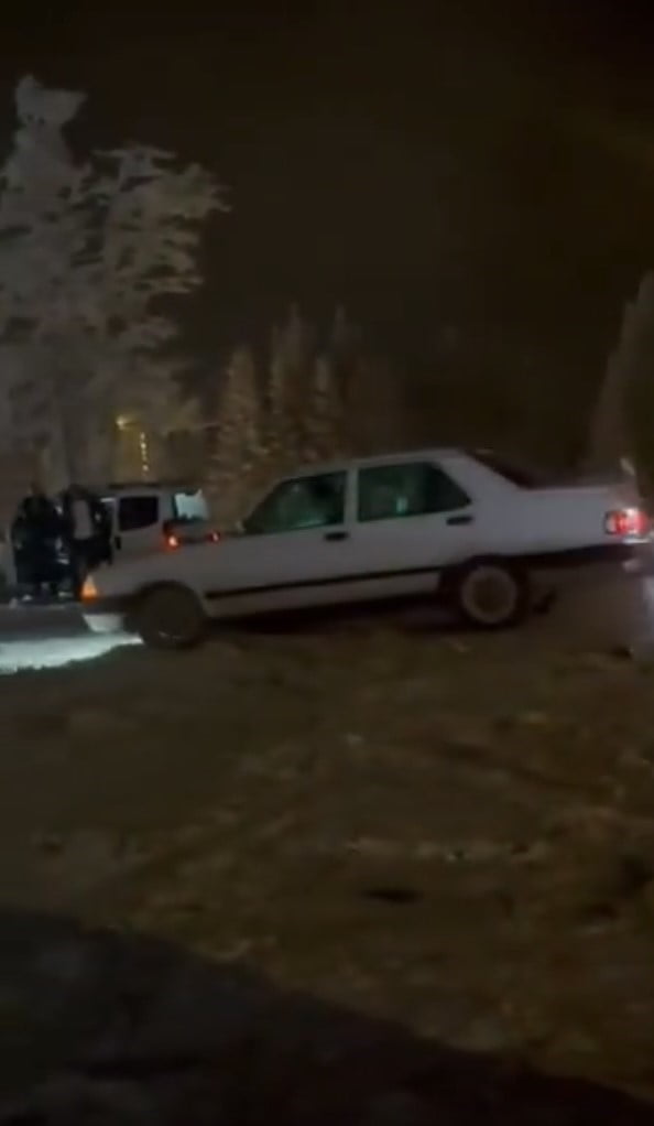 ULUDAĞ’DA DRİFT PAHALIYA PATLADI JANDARMA TESPİT ETTİĞİ ARACI TRAFİKTEN MEN ETTİ