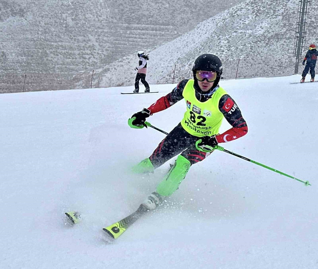ULUSLARARASI KAYAK ORGANİZASYONLARI ARASINDA YER ALAN FIS PALANDÖKEN CUP, BU YIL 19 FARKLI ÜLKEDEN...