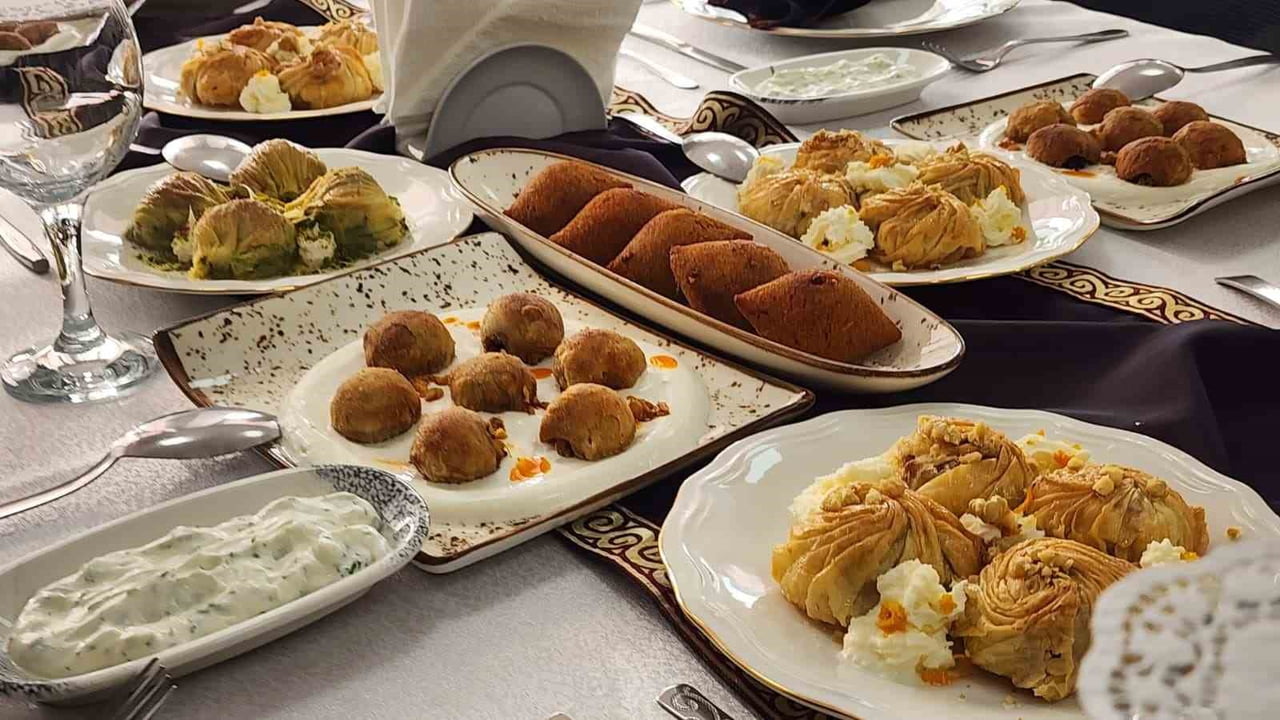 ULUSLARARASI YARIŞMADA DERECEYE GİREN ÖĞRENCİLERE TEBRİK ZİYARETİ