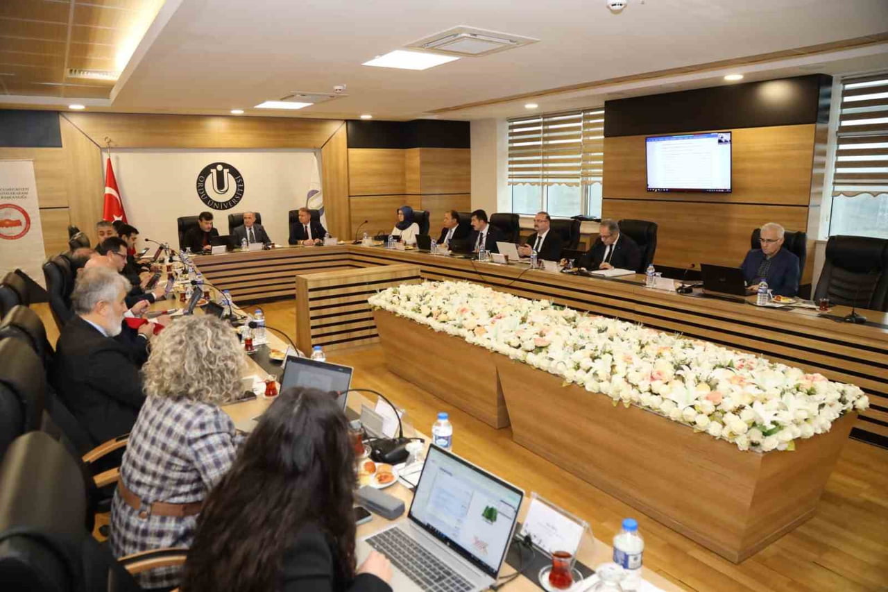 ÜNİVERSİTELERARASI KURUL BAŞKANLIĞININ (ÜAK) 2025 YILI ARALIK AYI YÖNETİM KURULU TOPLANTISI ORDU...