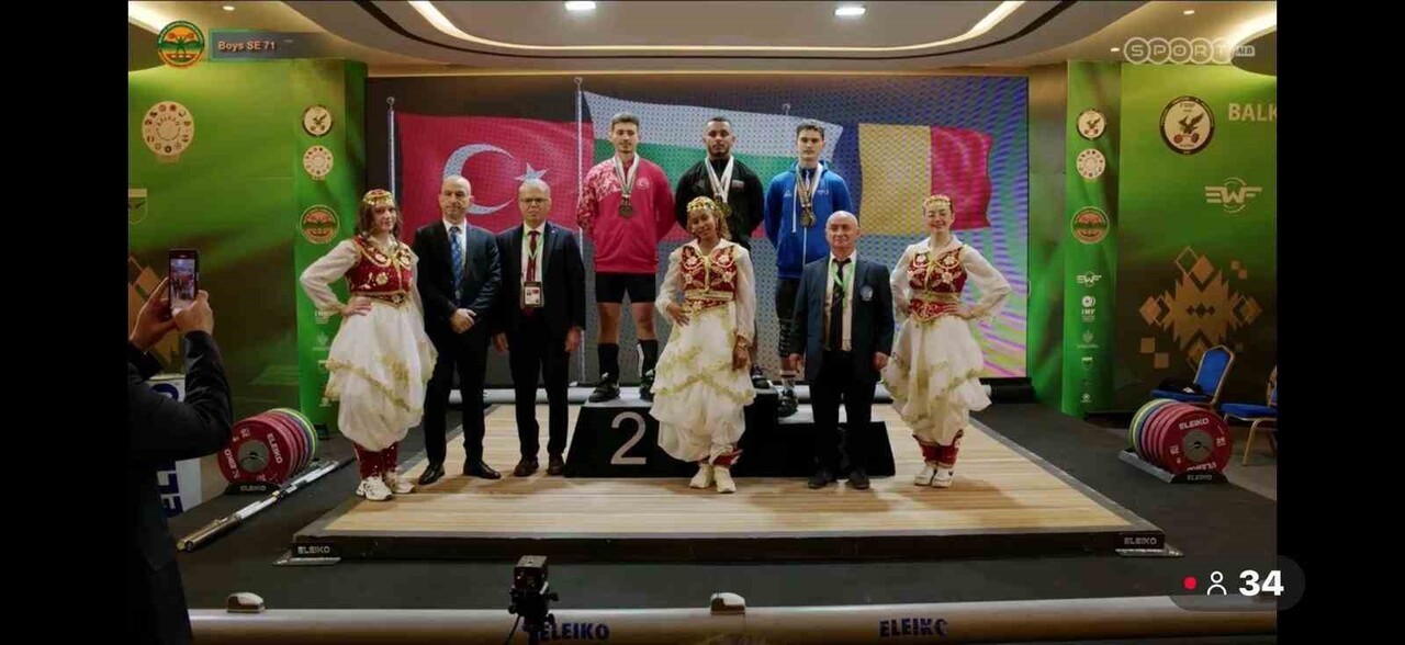 UŞAK ÜNİVERSİTESİ SPOR BİLİMLERİ FAKÜLTESİ ANTRENÖRLÜK EĞİTİMİ BÖLÜMÜ 3. SINIF ÖĞRENCİSİ ANIL...