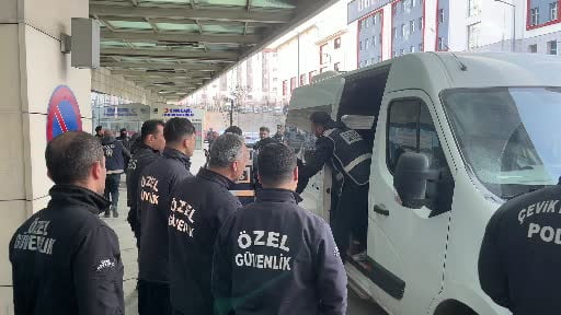 Uyuşturucu kullananların tahlillerini değiştirdikleri iddiasıyla gözaltına alınan 30 şüpheli...