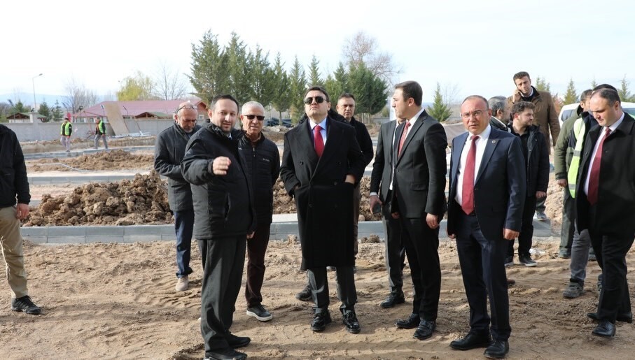 VALİ MUSA IŞIN, ÇAVDARHİSAR DEVLET HASTANESİ İNŞAATINDA İNCELEMELERDE BULUNDU