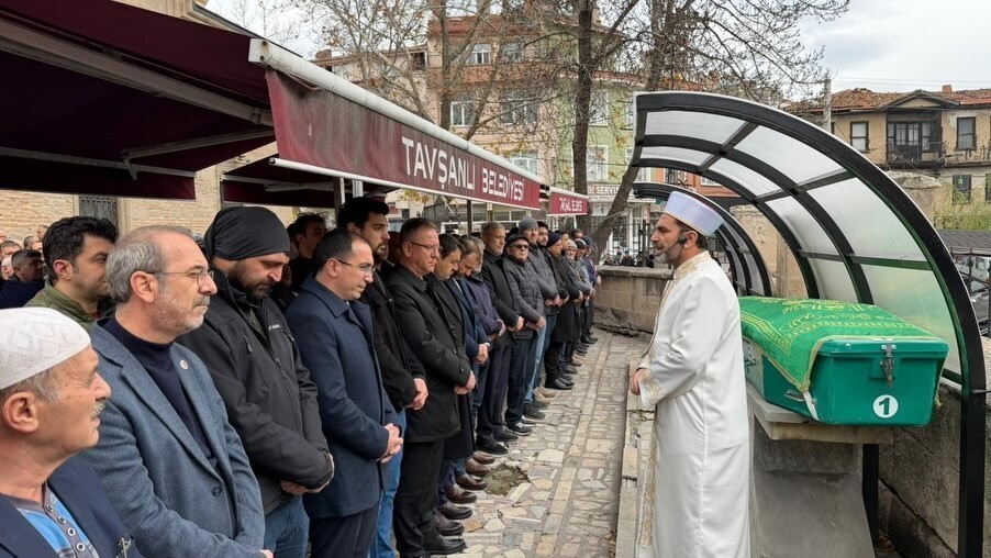 VALİ MUSA IŞIN, MERHUM İSMAİL ATAK’IN CENAZE TÖRENİNE KATILDI