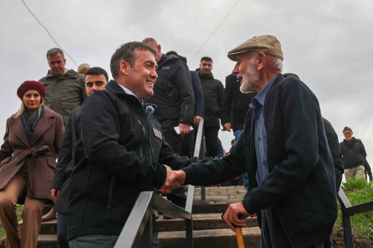 VALİ SÖZER, YANGIN MAĞDURLARI İÇİN YAPILAN KALICI KONUTLARI İNCELEDİ