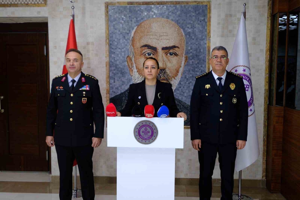 VALİ TÜLAY BAYDAR BİLGİHAN BAŞKANLIĞINDA İL JANDARMA KOMUTANI ALBAY MEHMET BALCI VE İL EMNİYET...