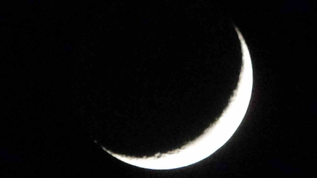 VAN SEMALARINDA 2025 YILININ SON HİLAL AYI GÖRSEL ŞÖLEN SUNDU.