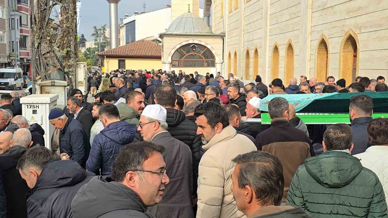 VEZİRKÖPRÜ MEHMET PAŞA İLKOKULU’NDA GÖREV YAPAN SINIF ÖĞRETMENİ NEZİHA ASOĞLU(53), KANSER...