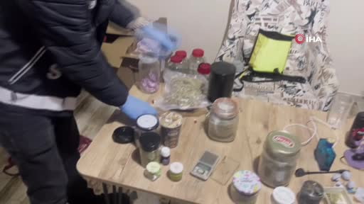 Villada uyuşturucu yetiştirmişler: Torbacı 'Sevgililer' yakalandı, 4 kilo uyuşturucu ele...