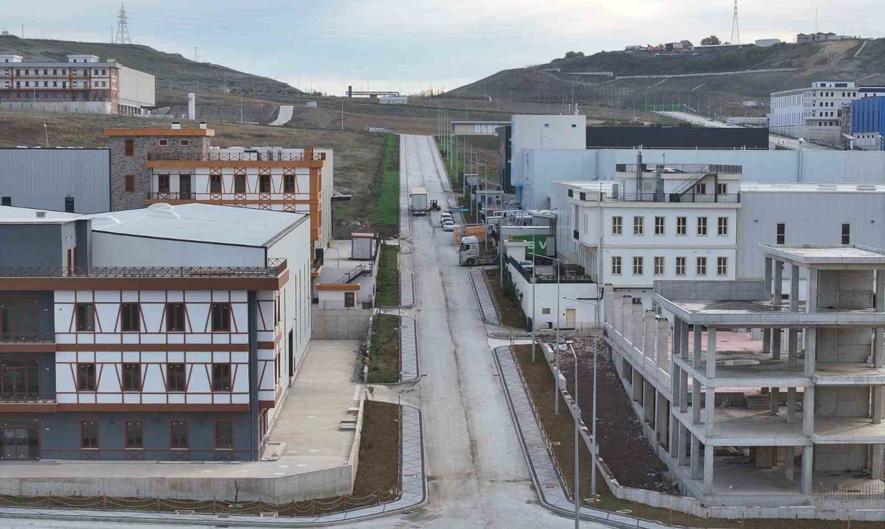 YALOVA MAKİNE İHTİSAS ORGANİZE SANAYİ BÖLGESİ'NDE, TÜRKİYE’NİN YENİ NESİL SANAYİ POLİTİKALARI...