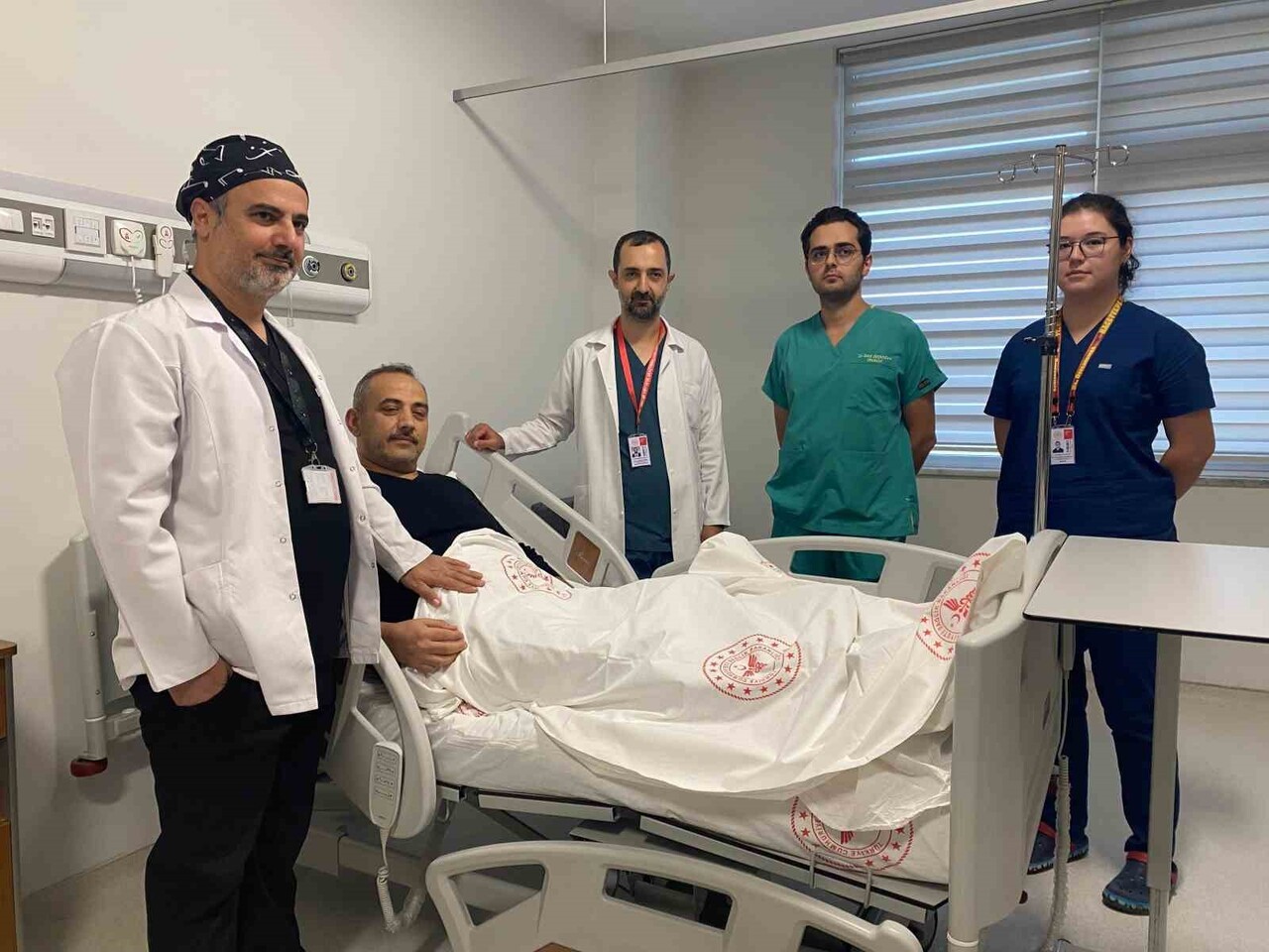 YAPILAN TETKİKLER SONUCU BÖBREĞİNDE 7 BUÇUK KİLOGRAMLIK KİTLE OLDUĞUNU ÖĞRENEN AHMET DEMİR, ANKARA...