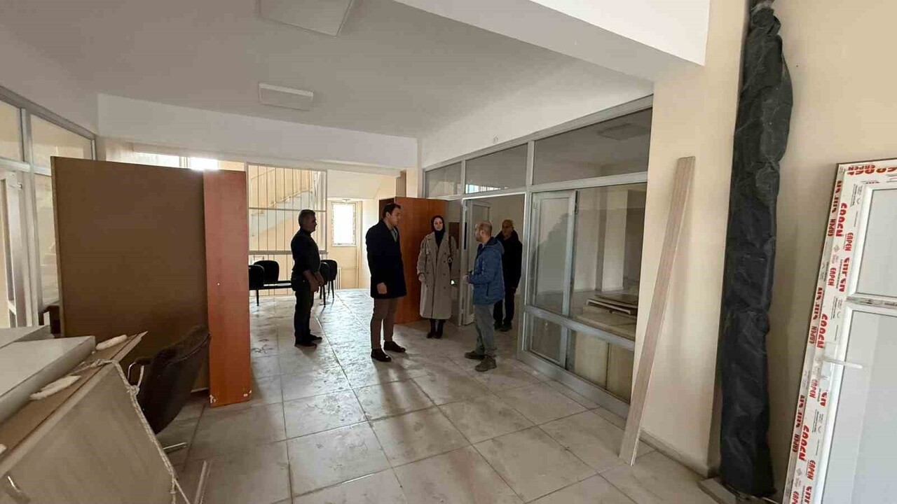 YAPIMI DEVAM EDEN AYDINTEPE İLÇE HALK KÜTÜPHANESİ'NDE SONA GELİNDİ