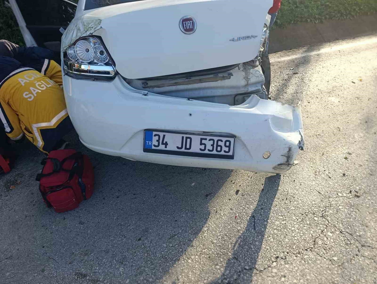 YARALILAR, OLAY YERİNDEKİ İLK MÜDAHALENİN ARDINDAN PINARHİSAR DEVLET HASTANESİ'NE KALDIRILARAK...