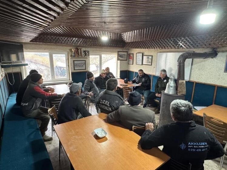 YENİPAZAR'DA ÇİFTÇİLERE TARIMSAL DESTEKLEME VE HİBE EĞİTİMİ VERİLDİ