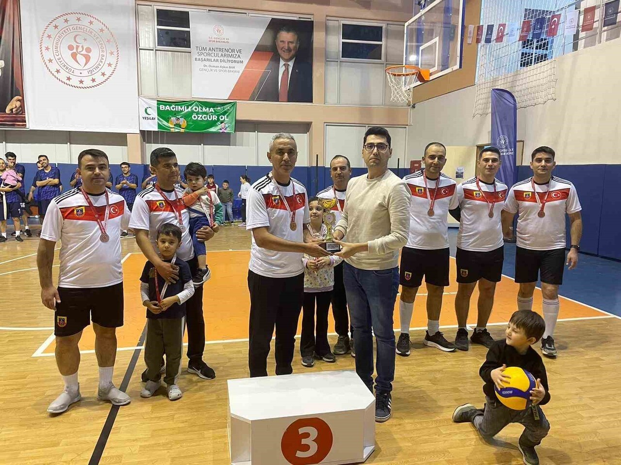YEŞİLHİSAR GENÇLİK VE SPOR İLÇE MÜDÜRLÜĞÜ SPOR SALONU’NDA DÜZENLENEN YEŞİLHİSAR KAYMAKAMLIĞI HARUN...