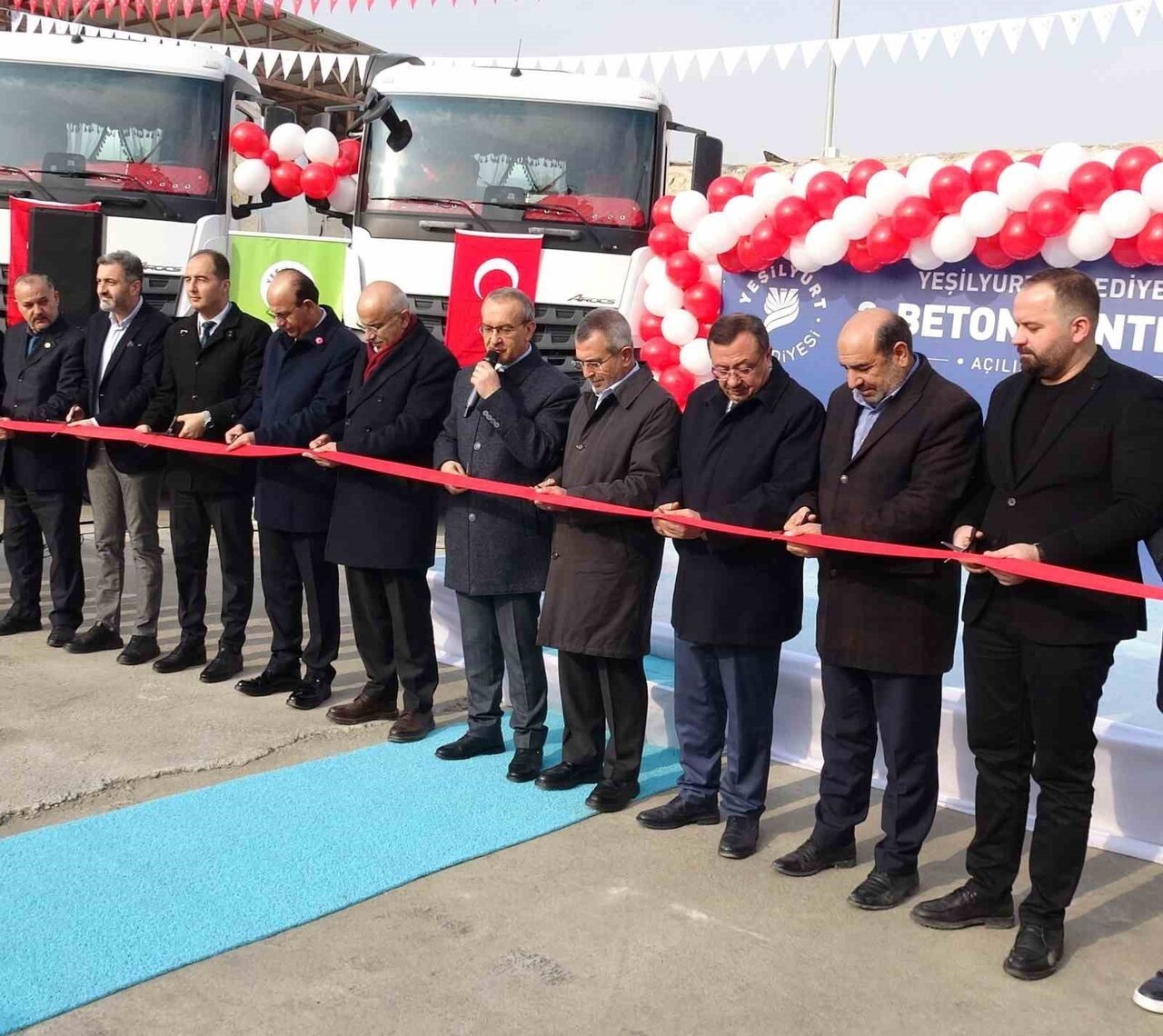 YEŞİLYURT’TA 70 MİLYON TL’LİK BETON SANTRALİ HİZMETE AÇILDI