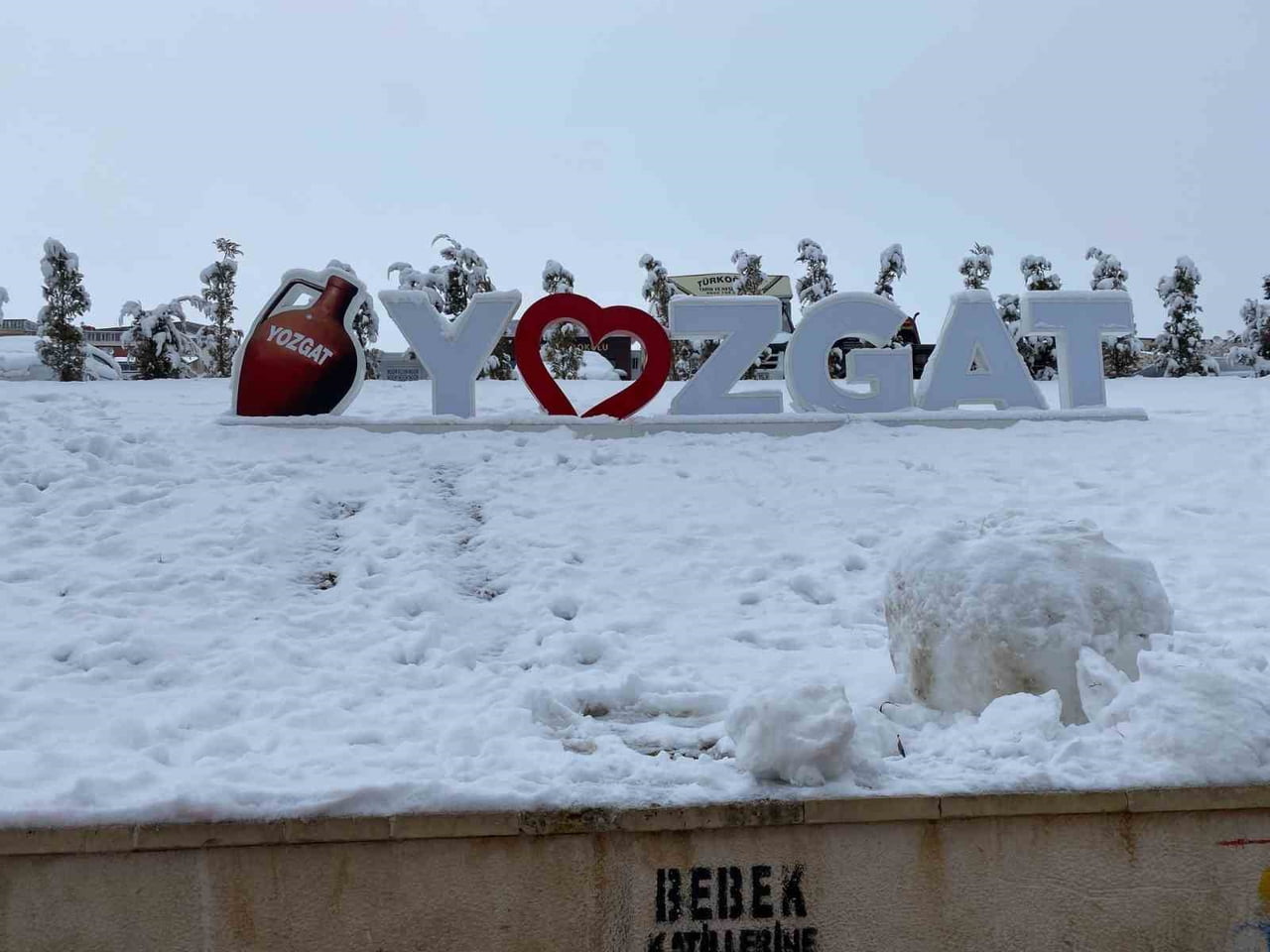 YOZGAT'IN YOĞUN KAR YAĞIŞI ALAN İLÇELERİNDE EĞİTİME 1 GÜN ARA VERİLDİ.