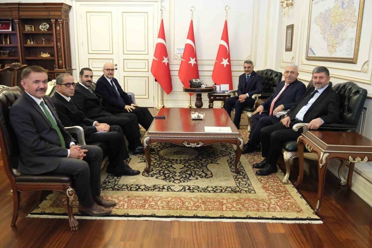 YOZGAT’TA TESPİT EDİLEN 927 BİN ONSLUK ALTIN HAKKINDA AHLATCI HOLDİNG YETKİLİLERİ AÇIKLAMALARDA...