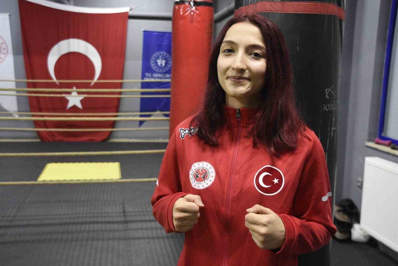 YUNANİSTAN’DA DÜZENLENEN MUY THAİ AVRUPA ŞAMPİYONASINDA AVRUPA İKİNCİSİ OLAN GAMZE KORKMAZ İSE...