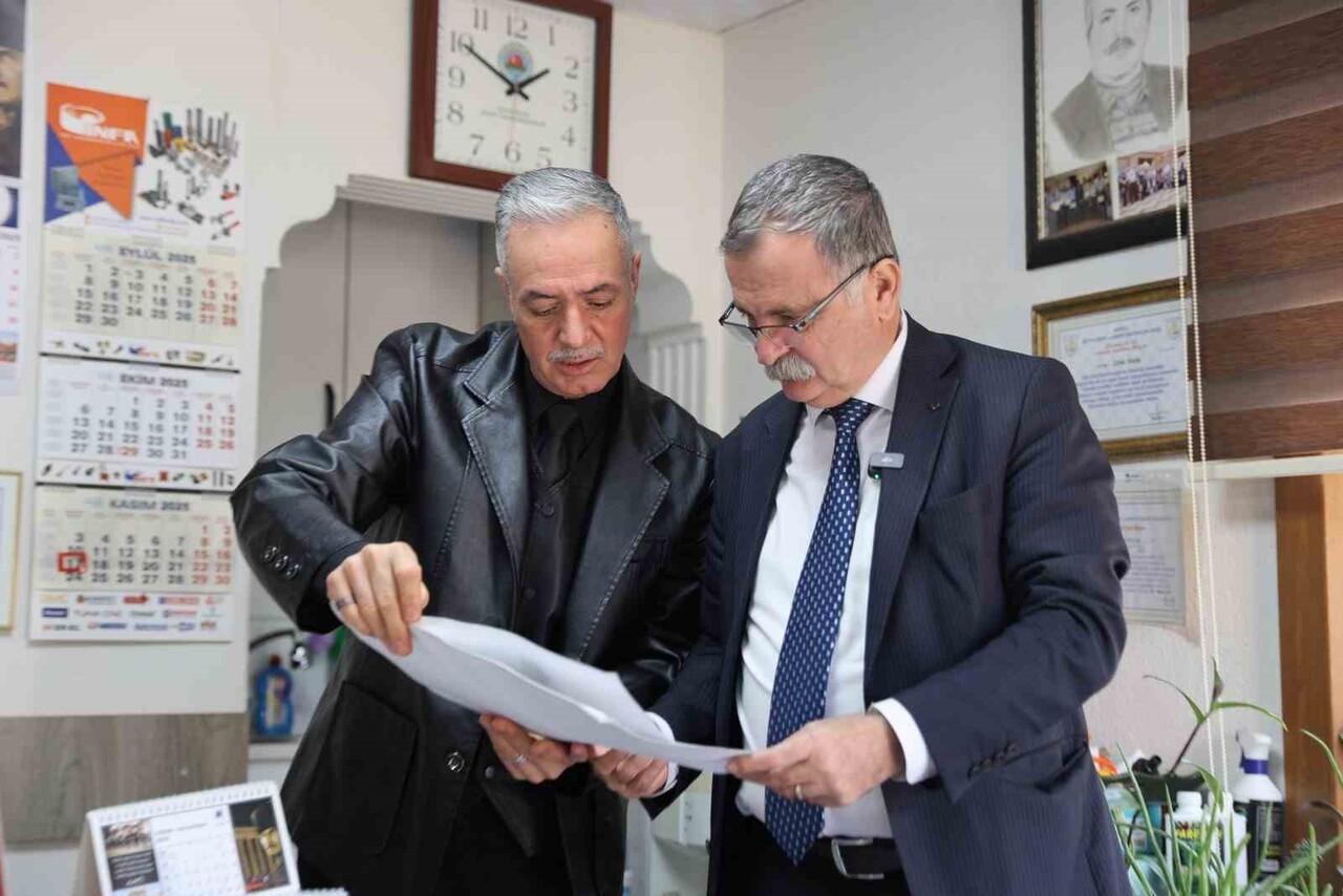 YUNUSEMRE BELEDİYE BAŞKANI SEMİH BALABAN, LALAPAŞA MAHALLESİ’NDE ESNAF ZİYARETLERİ GERÇEKLEŞTİRDİ....