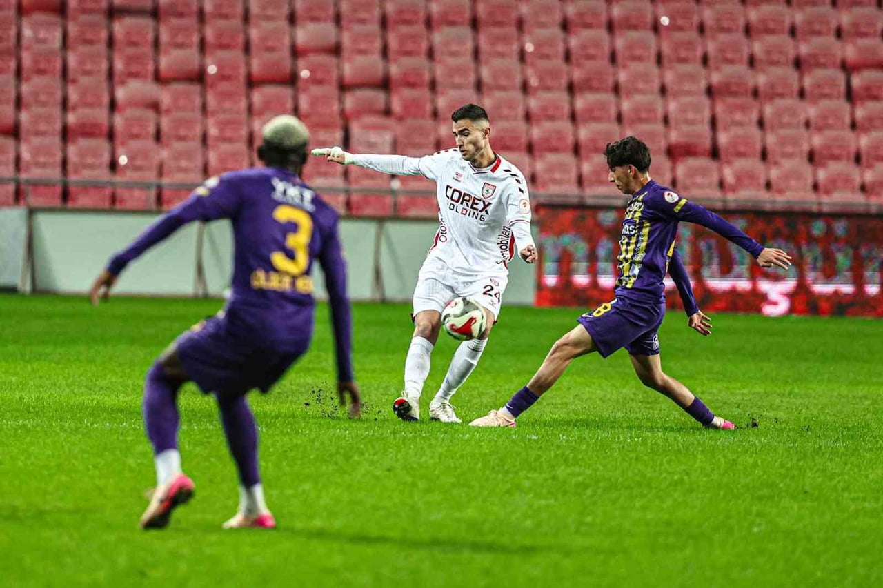 ZİRAAT TÜRKİYE KUPASI B GRUBU İLK HAFTA MAÇINDA SAMSUNSPOR, EYÜPSPOR’U 2-1 MAĞLUP ETTİ.