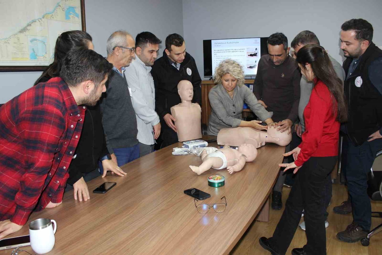 ZONGULDAK BÖLGE LİMAN BAŞKANLIĞINDA GÖREV YAPAN PERSONEL, OLASI KAZALAR VE SAĞLIK ACİL DURUMLARINA...