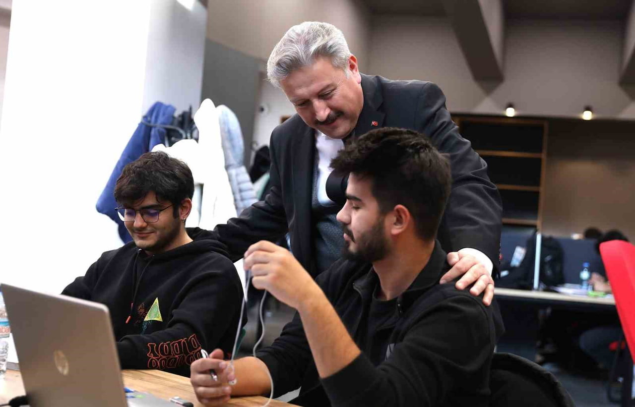 2025-2026 EĞİTİM ÖĞRETİM DÖNEMİ YARIYIL TATİLİNDE BİNLERCE ÖĞRENCİNİN TERCİH ETTİĞİ MELİKGAZİ...